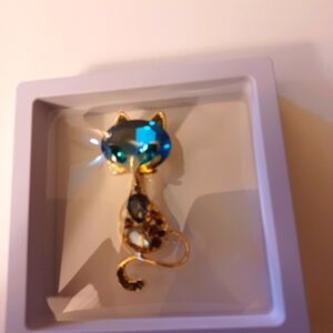 Cat Brooch  Green and Blue